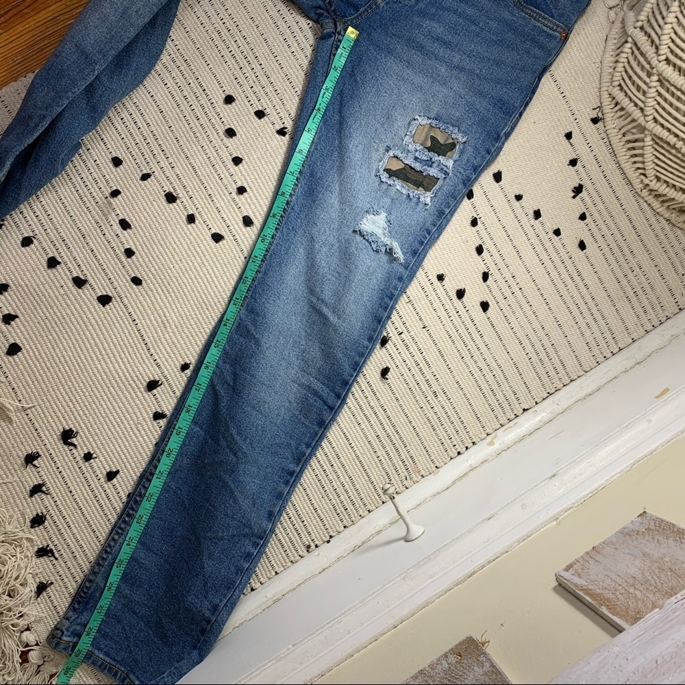 Levis 502 Regular Tapered Camo Patch Jeans - Picture 8 of 9